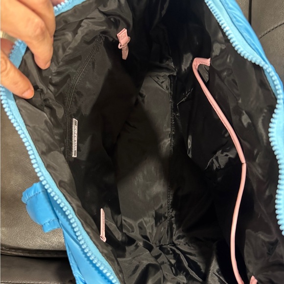 NWT Wildfox Lips Puffy Tote - Picture 5 of 5